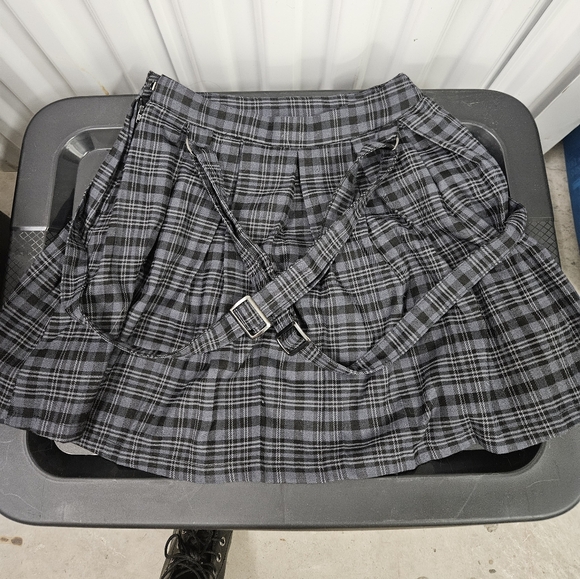 NWT Hot Topic Black Plaid Skirt w/suspenders - Picture 2 of 3